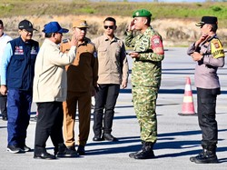 Gus Ipul Dampingi Presiden Tinjau Banjir dan Pastikan Bantuan Mengalir