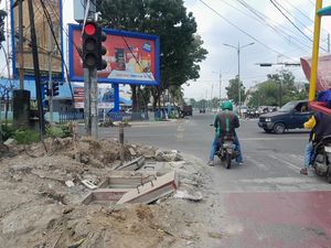Lubang-lubang Terbengkalai di Jalan Juanda Medan, Warga Minta Pemkot Bereskan