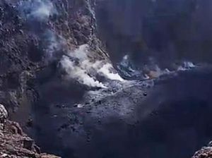 Kawah Gunung Agung Keluarkan Asap Putih, BPBD Minta Warga Tetap Tenang