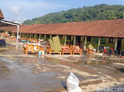 2 SD Sumedang Terendam Banjir, Ratusan Siswa Terpaksa Belajar di Rumah