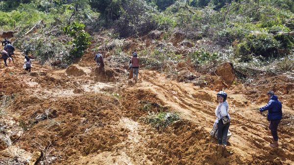 Penampakan Akses Jalan Aceh Utara-Bener Meriah Putus Tertimbun Longsor