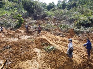 Penampakan Akses Jalan Aceh Utara-Bener Meriah Putus Tertimbun Longsor