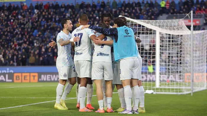 PISA, ITALY - NOVEMBER 30: Lautaro Martinez of FC Internazionale celebrates after scoring a goal during the Serie A match between Pisa SC and FC Internazionale at Arena Garibaldi on November 30, 2025 in Pisa, Italy. (Photo by Gabriele Maltinti/Getty Images)