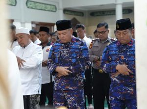 Polda Banten Gelar Salat Gaib untuk Korban Bencana di Sumatera