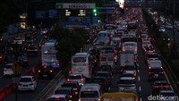 Titik-titik Macet di Tol Keluar Jakarta Jelang Long Weekend