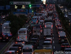 Titik-titik Macet di Tol Keluar Jakarta Jelang Long Weekend