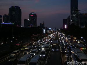 Potret Macet Jakarta, Kota Terpadat di Dunia Versi PBB