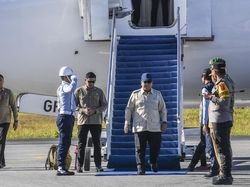Usai Tapteng, Prabowo Lanjut Tinjau Pengungsian di Kutacane Aceh