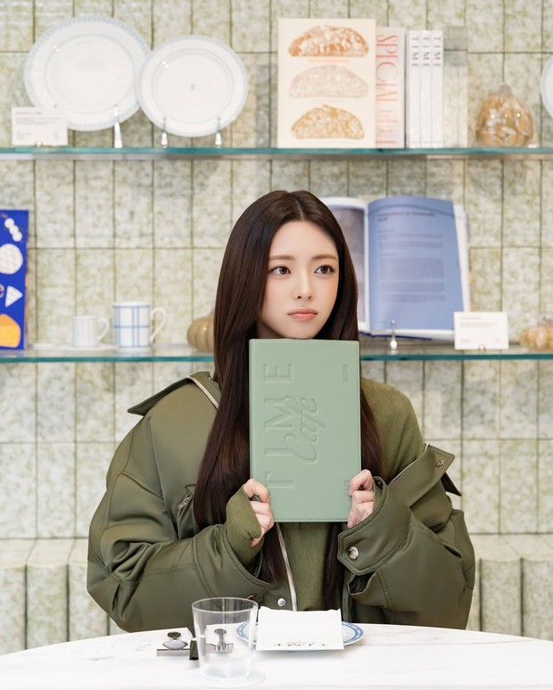 My Employee Player akan menjadi proyek akting kedua dari Yuna. Sebelumnya, member ITZY tersebut dikonfirmasi membintangi drama 'Miss Undercover Boss'.