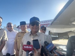 Prabowo Usai Cek Korban Banjir di Sumbar: Listrik Hampir 100%