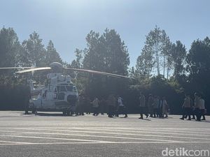 Presiden Prabowo Tinjau Korban Banjir-Longsor di Tapteng