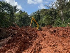 BNPB: 40 Km Jalur Tarutung-Sibolga Sudah Bisa Ditembus Alat Berat