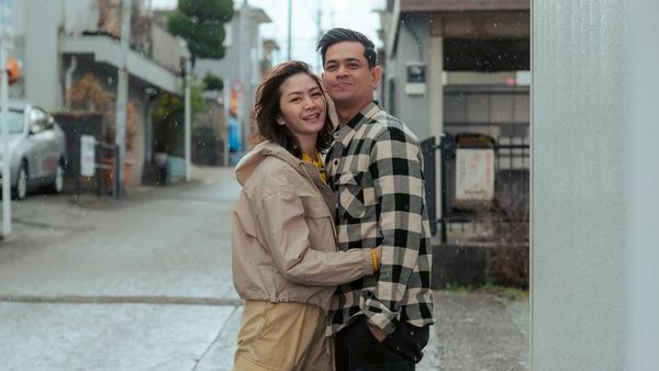 Couple Goals! Surya Insomnia Rayakan 12 Tahun Cinta Tanpa Drama