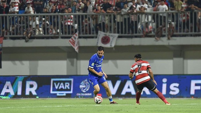 Gol Spesial Thom Haye