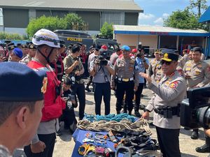 Mabes Polri Kerahkan Personel Tanggap Darurat Bantu Tangani Bencana Sumatera