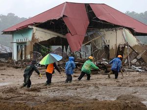 Bolehkah Salat dengan Pakaian Najis dan Kotor saat Terjadi Bencana?