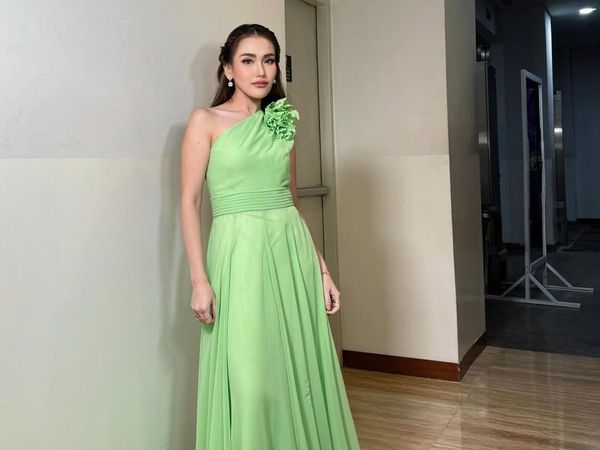 Kegiatan Akhir Tahun Positif Ayu Ting Ting