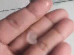 Video: Fenomena Hujan Es Terjadi di Bekasi dan Bogor