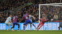 Crystal Palace disebut sudah bikin 7 gol dari situasi bola mati di Premier League musim ini. Foto: Getty Images/Crystal Pix/MB Media