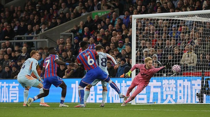 LONDON, ENGLAND - NOVEMBER 1: Nathan Collins of Brentford scores an own goal from a long throw in from Jefferson Lerma of Crystal Palace to put Crystal Palace 2-0 ahead during the Premier League match between Crystal Palace and Brentford at Selhurst Park on November 1, 2025 in London, England. (Photo by Crystal Pix/MB Media/Getty Images)