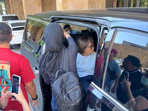 Video Penangkapan Dewi Astutik Buron Sabu Rp 5 T di Kamboja