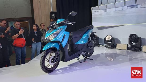 Model facelift Honda Vario 125 meluncur di Indonesia, Senin (1/12/2025), dengan penambahan varian baru, Street, yang memakai setang telanjang.