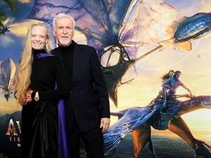 James Cameron Jadi Miliarder, Duitnya Ngucur Deras dari Titanic-Avatar