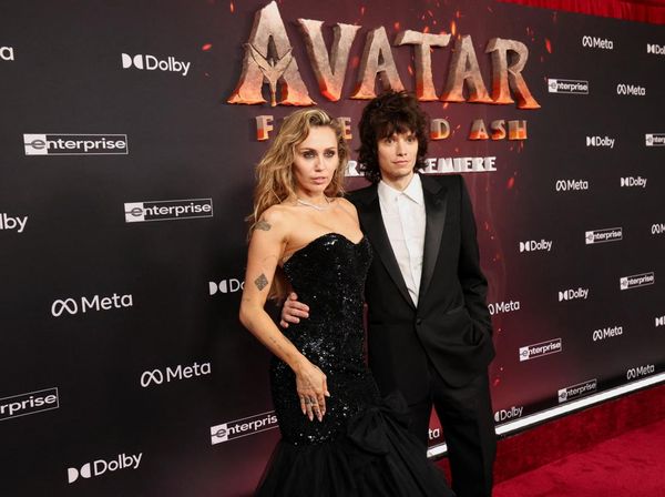 James Cameron hingga Billie Eilish Meriahkan Gala Premiere Avatar: Fire and Ash