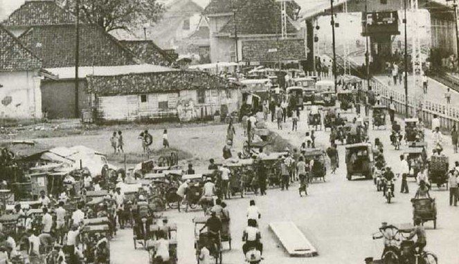 Jejak Kuliner Legendaris Jakarta Timur, Tempat Makan Tua Favorit Old Money Tampilan Jakarta Timur Tempo Dulu.