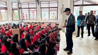Kunjungi SRMP 2 Medan, Wamensos Bangkitkan Semangat Siswa Sekolah Rakyat