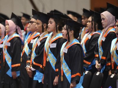 Lulusan Baru Siap Hadapi Tantangan Global