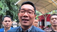 Bantahan Pihak Ridwan Kamil soal Liburan Bareng Aura Kasih dan Vespa Kuning