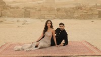 Pasangan Ini Sewa Piramida di Mesir Demi Wujudkan Dream Wedding