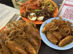 Respect! Pria Dermawan Ini Selalu Titip Uang ke Resto untuk Beri Makan Gratis