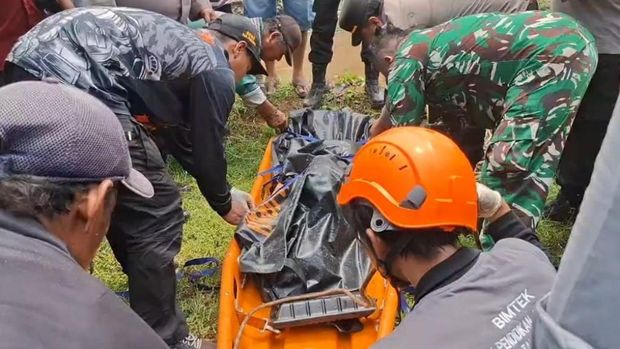 Seorang pencari ikan tewas tersetrum di Dam Beji desa Karang kliwon pasuruan