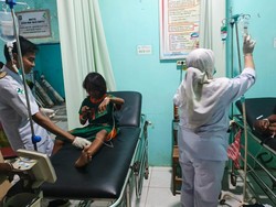 Polres Raja Ampat Periksa Pengelola MBG Buntut 76 Siswa Diduga Keracunan