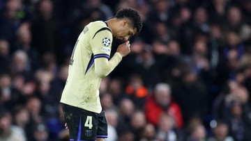Carragher: Araujo Inkonsisten dan Kurang Disiplin
