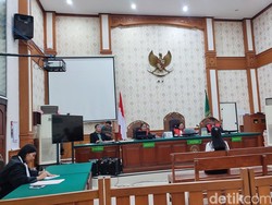 Buang Bayi ke Kloset, Pegawai Laundry Divonis 6 Tahun Bui
