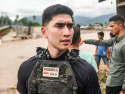 Apa Itu Tactical Vest? Viral Dipakai Verrell Bramasta Kunjungi Korban Banjir