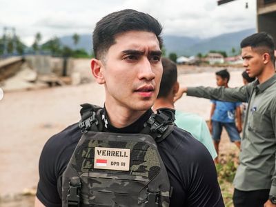 Verrell Bramasta Ungkap Alasan Pakai Rompi Taktis ke Lokasi Bencana di Padang