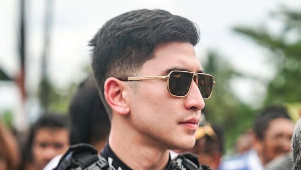 Gaya Verrell Bramasta Kunjungi Korban Banjir Sumatera Pakai Vest, Jadi Sorotan