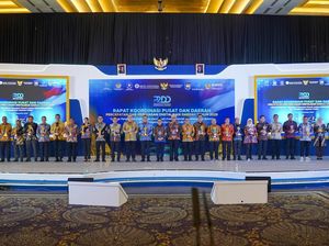 Bank Jatim Raih Penghargaan Bank Pembangunan Daerah Terbaik 2025