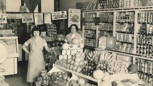 Begini Suasana Belanja Makanan di Toko 100 Tahun Lalu, Bikin Nostalgia!