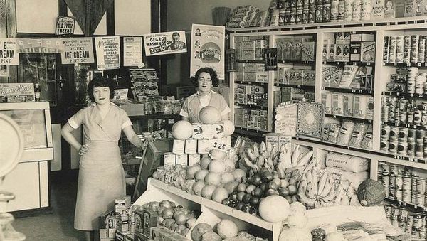 Begini Suasana Belanja Makanan di Toko 100 Tahun Lalu, Bikin Nostalgia!