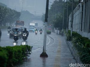 Siklon 93S Menguat, Waka Komisi V DPR Imbau Warga Waspada