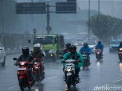 Prediksi Cuaca Jabodetabek 11-17 Desember 2025, Waspada Hujan di Daerah Ini!