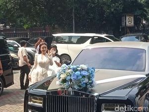 Potret Brisia Jodie dan Jonathan Alden Pemberkatan Nikah di Katedral