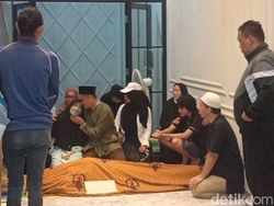 Video Suasana Rumah Duka Epy Kusnandar