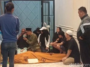 Video Suasana Rumah Duka Epy Kusnandar