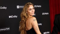Miley Cyrus Ngaku Fobia Kertas, Sampai Ingin Muntah